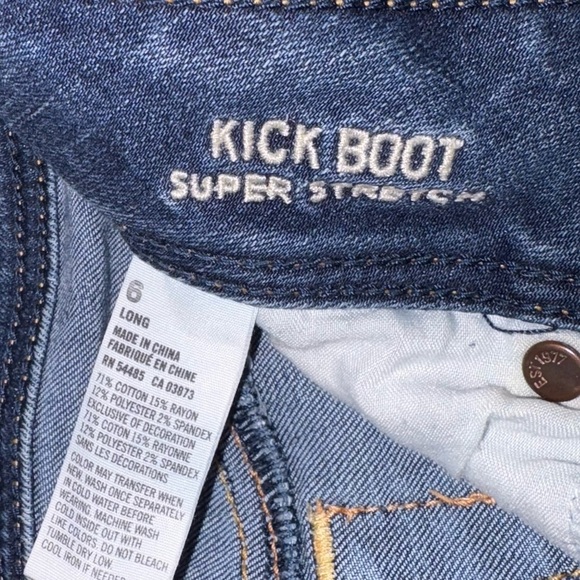 American Eagle Size 6 Long Dark Wash Kick Boot Super Stretch Low Rise Jeans - Picture 7 of 8